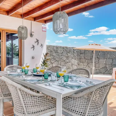 Yeyos - Ocean Views, Pool, Bbq And Billiard By Lanzarote Будинок відпочинку