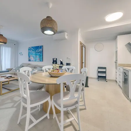 Будинок відпочинку Yeyos - Ocean Views, Pool, Bbq And Billiard By Lanzarote Плайя-Бланка