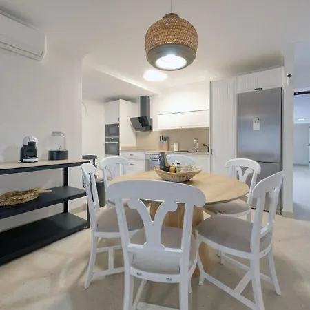 Будинок відпочинку Yeyos - Ocean Views, Pool, Bbq And Billiard By Lanzarote *