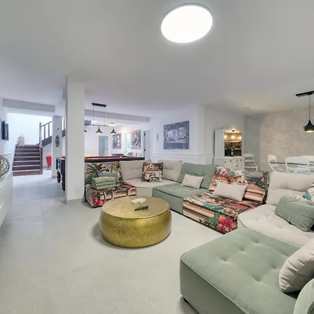 Будинок відпочинку Yeyos - Ocean Views, Pool, Bbq And Billiard By Lanzarote *