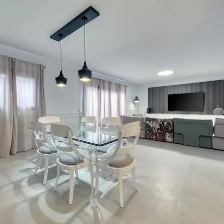Будинок відпочинку Yeyos - Ocean Views, Pool, Bbq And Billiard By Lanzarote Плайя-Бланка