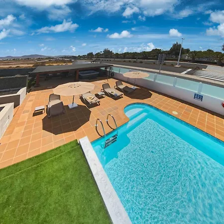 Будинок відпочинку Yeyos - Ocean Views, Pool, Bbq And Billiard By Lanzarote *